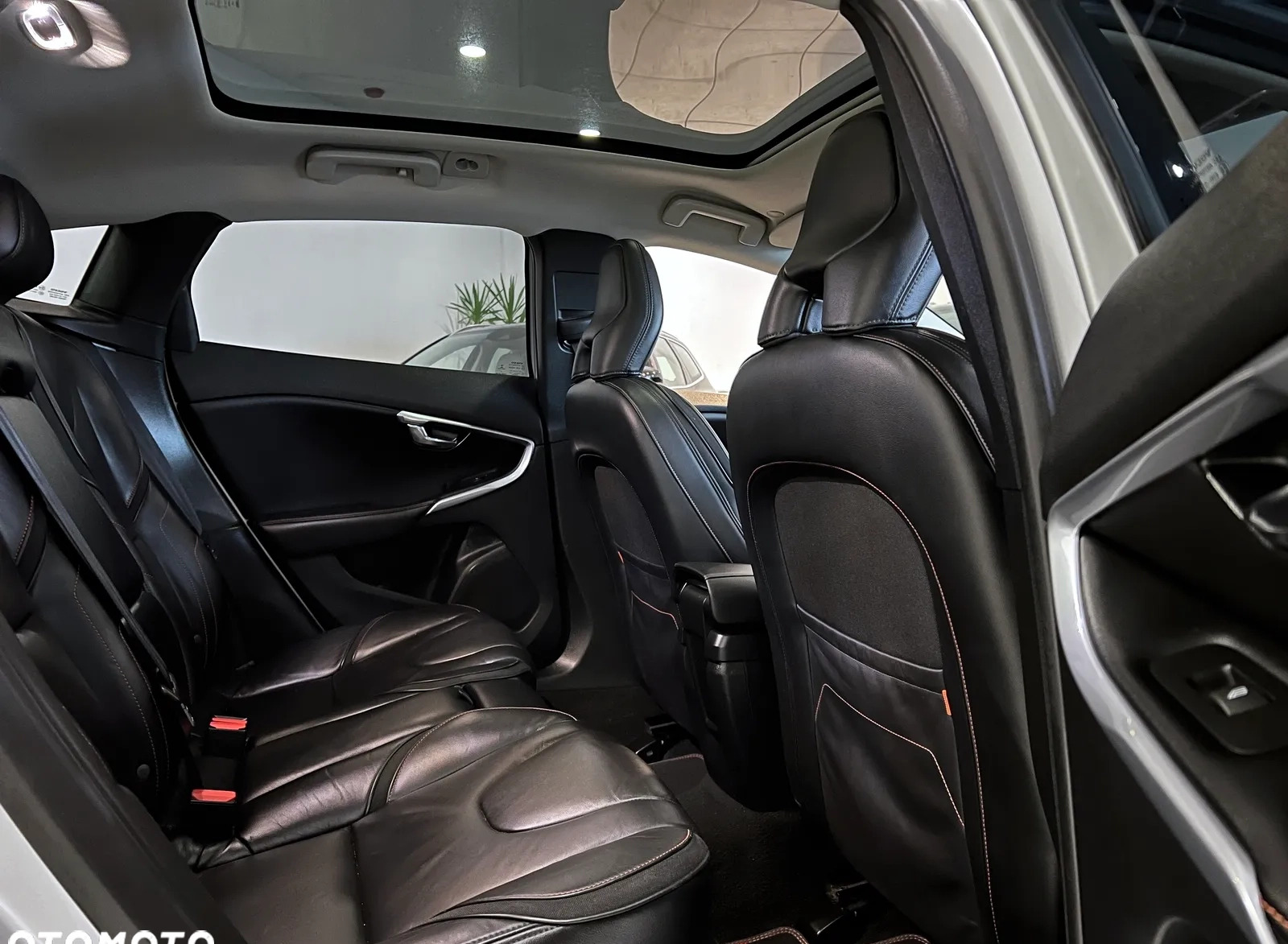 Volvo V40 cena 65000 przebieg: 186000, rok produkcji 2015 z Kazimierza Wielka małe 277